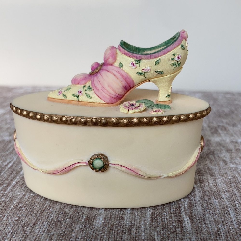 Willow Hall Victorian shoe trinket box